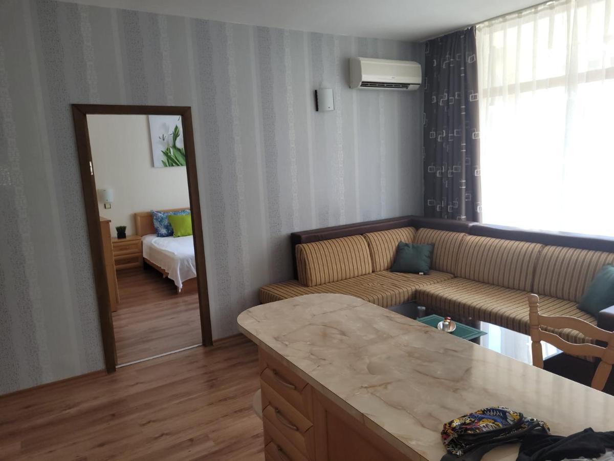 Destination Bulgaria 2000 Grenada Hotel Private Family Apartaments - Housity
