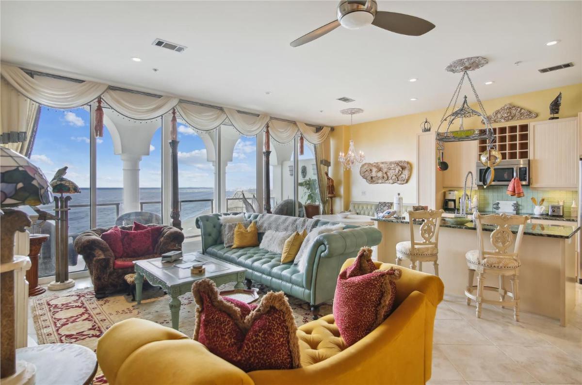 Diamond Beach 7PH-3 - Italian Villa - Housity