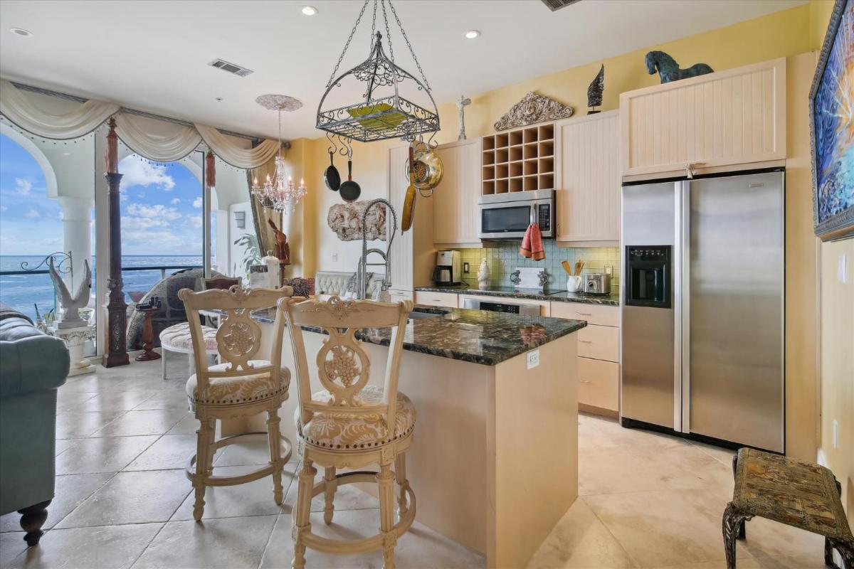 Diamond Beach 7PH-3 - Italian Villa - Housity