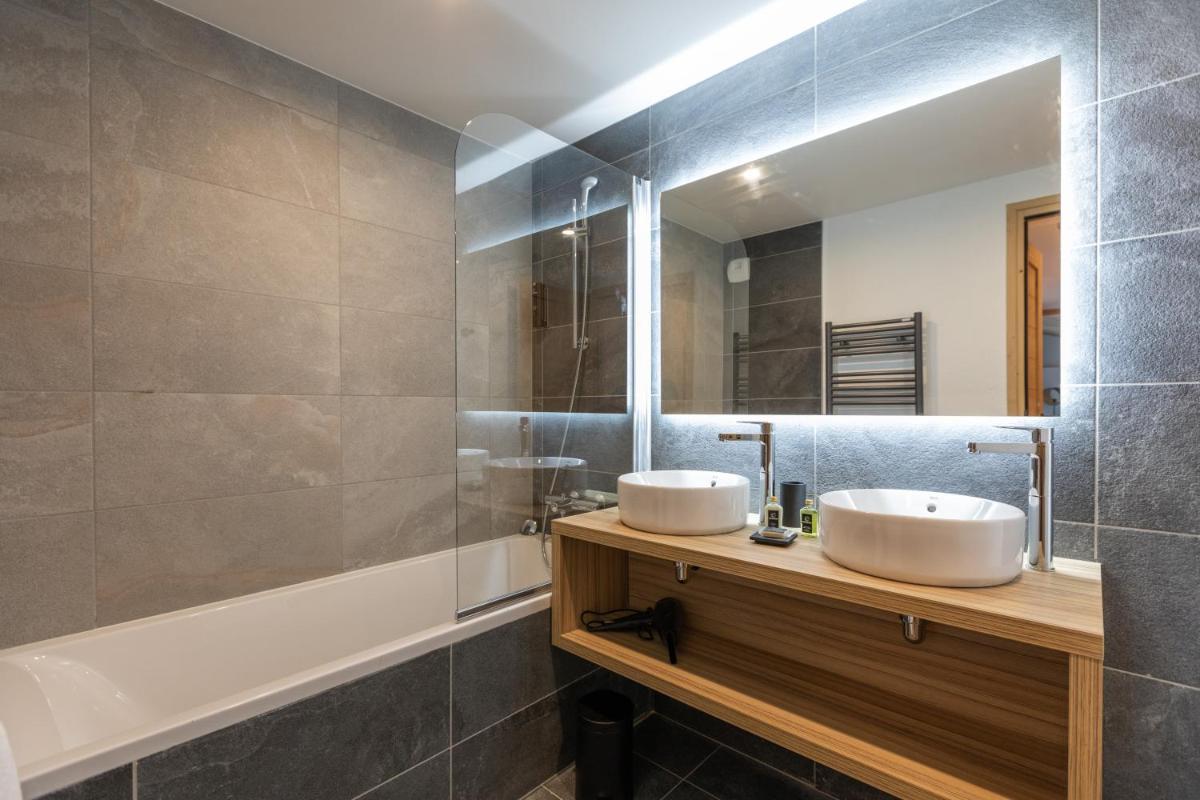 Salle de bains dans l'établissement TERRESENS - Le Snoroc