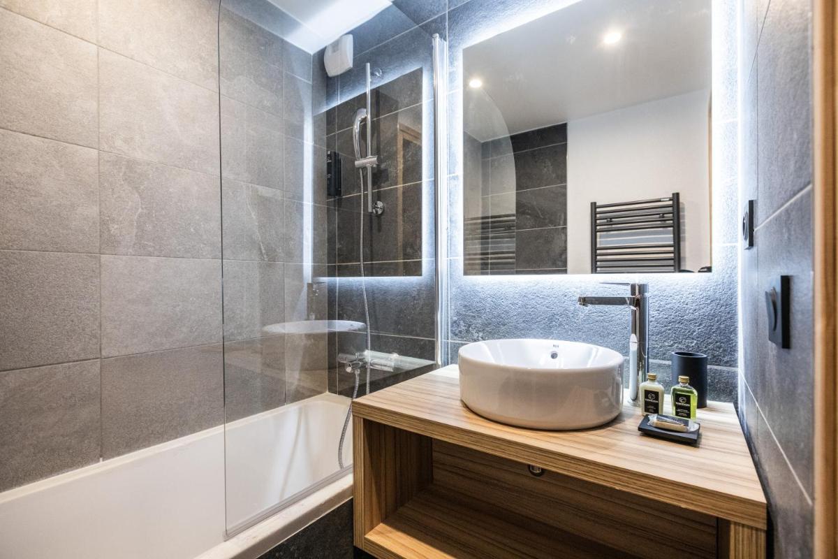 Salle de bains dans l'établissement TERRESENS - Le Snoroc