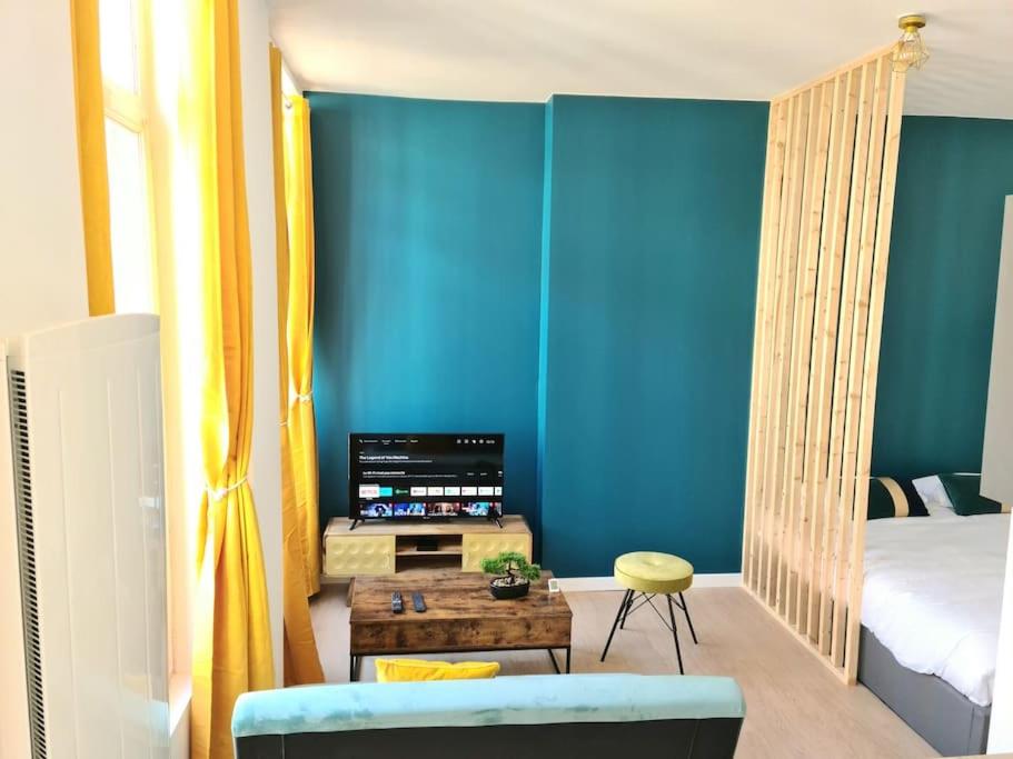 Le Cosy Central Moderne et Chaleureux - Housity
