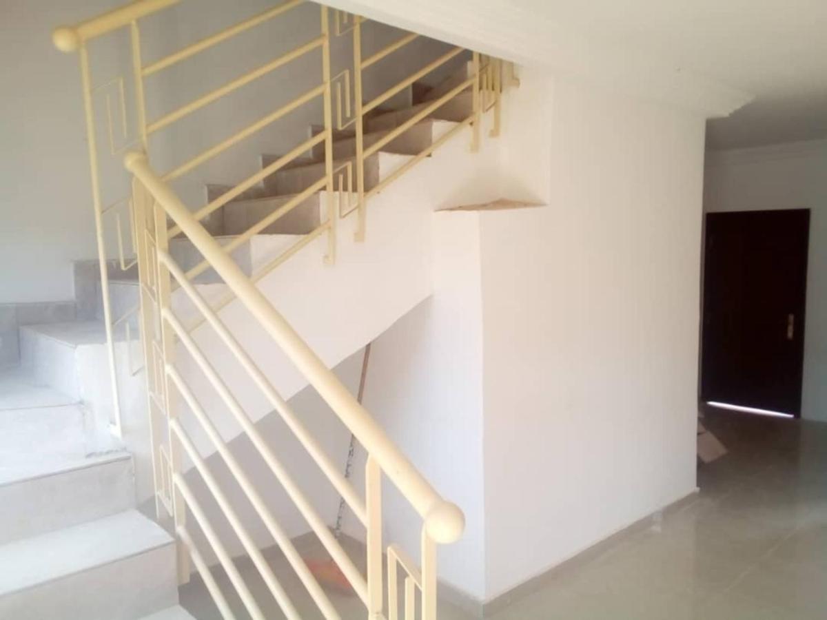 Lovely 1-Bed duplex house - Housity