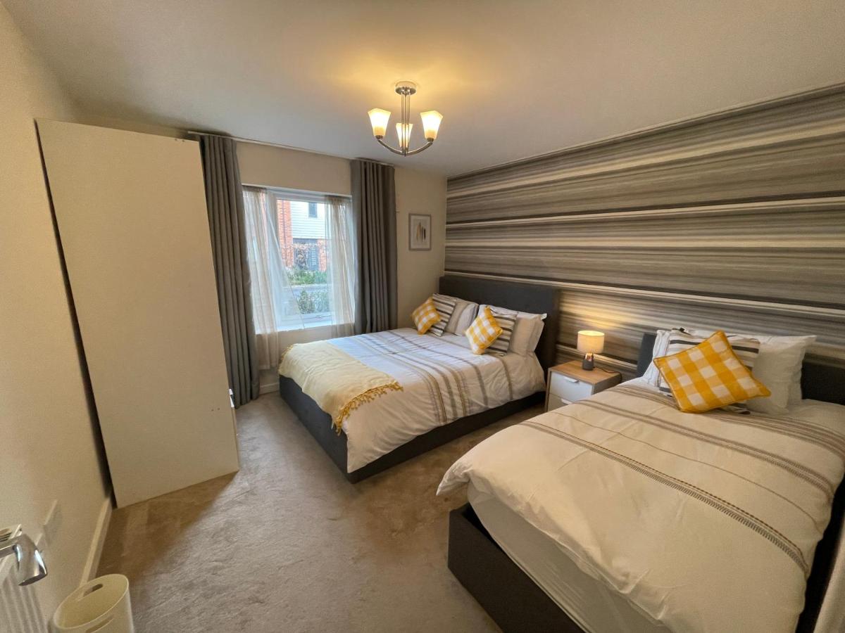 Fortified Luxury Apartment - Housity