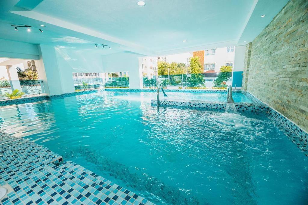 Central Park Tower- Modern Apartment - Centric- Pool, Gym & Sauna Centric - Housity