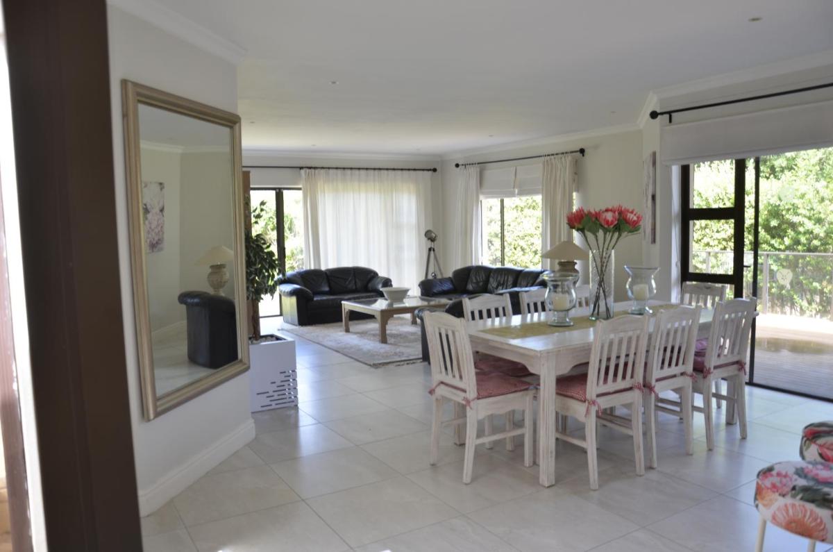 La Tramonto Beach House - Housity