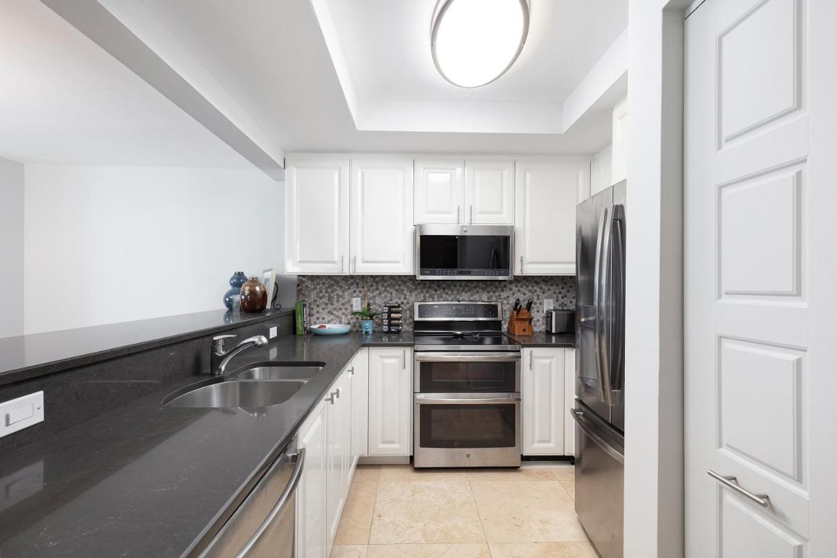Suitetrails - Ritz Carlton Coconut Grove Luxury 2 BR Apt apts