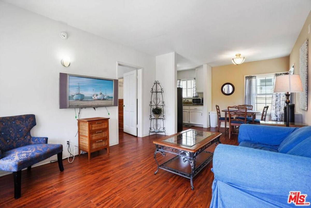 Lovely 1 Bedroom Apartment in Santa Monica, CA D - Housity