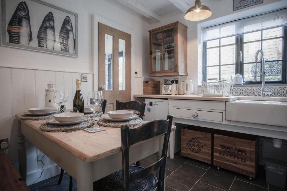 Suitetrails - The Old Spa - 2 Bedroom Cottage - Pleasant Valley