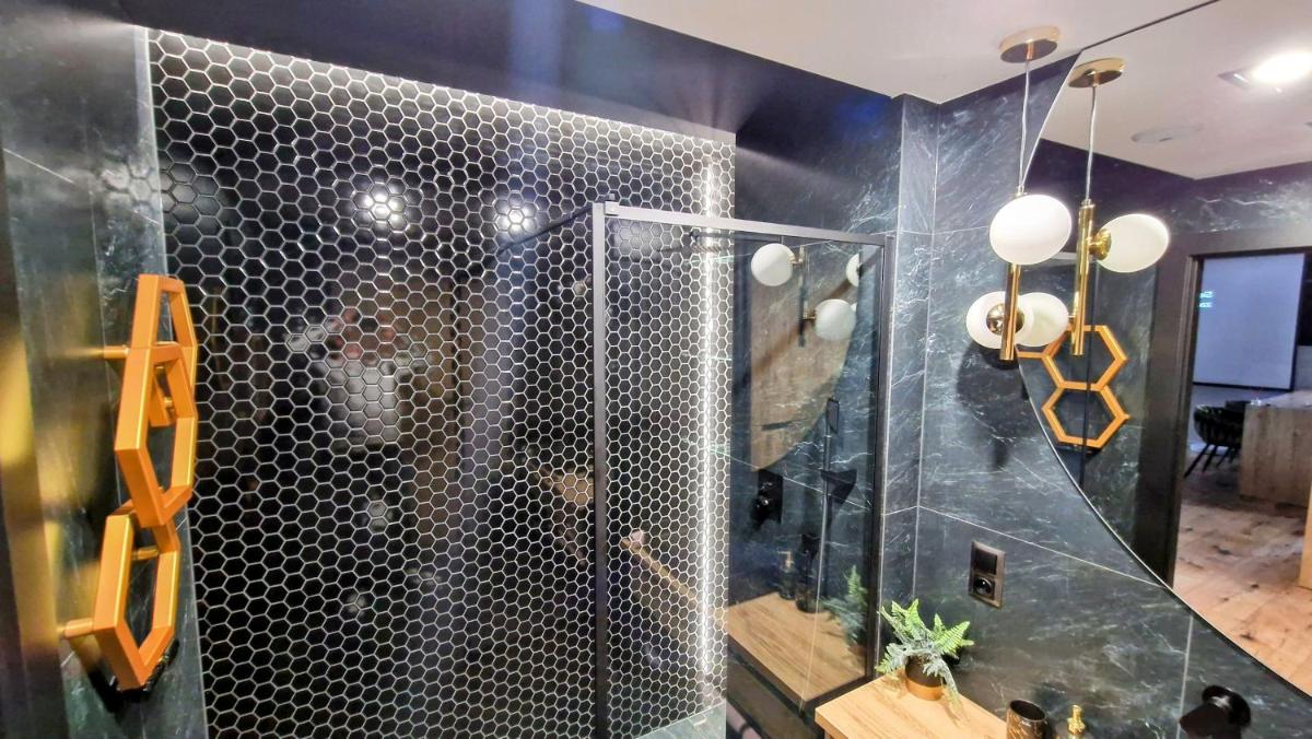 Apartament Czarna Perła z duzym tarasem 75m2 na dachu i garazem podziemnym NEW - Housity