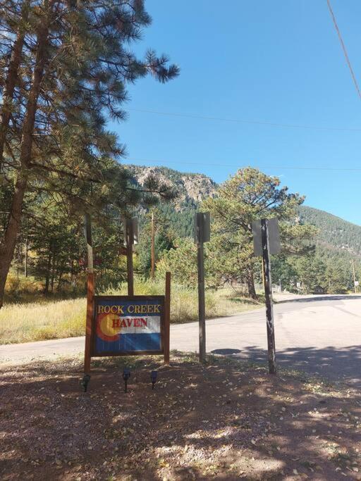 The Mountains are calling at Rock Creek Haven! Walking distance to Green Mountain Falls! - Housity