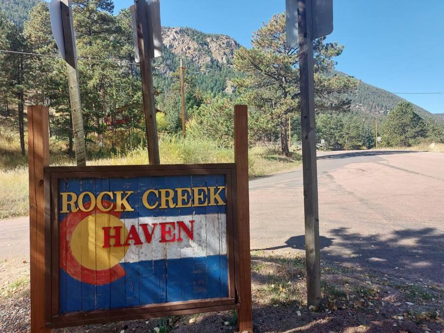 The Mountains are calling at Rock Creek Haven! Walking distance to Green Mountain Falls! - Housity