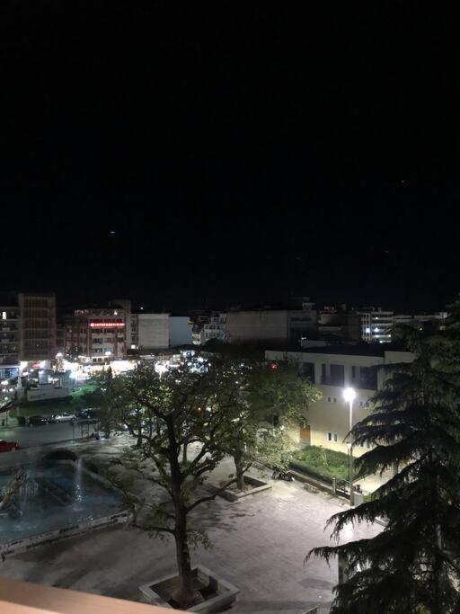 Λάρισα διαμέρισμα με θέα πλατεία στο κέντρο της πόλης - Housity