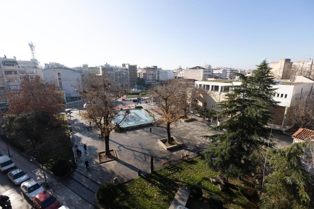 Λάρισα διαμέρισμα με θέα πλατεία στο κέντρο της πόλης - Housity