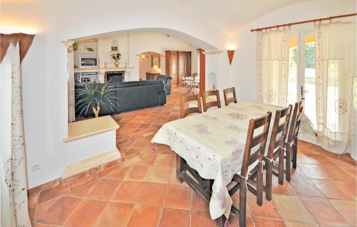 Amazing Home In Sainte Maxime - Housity
