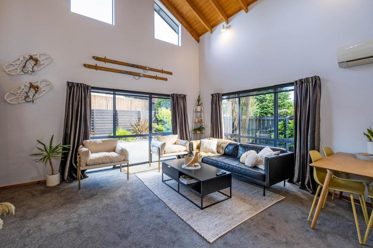 Little Black Chalet Methven - Housity