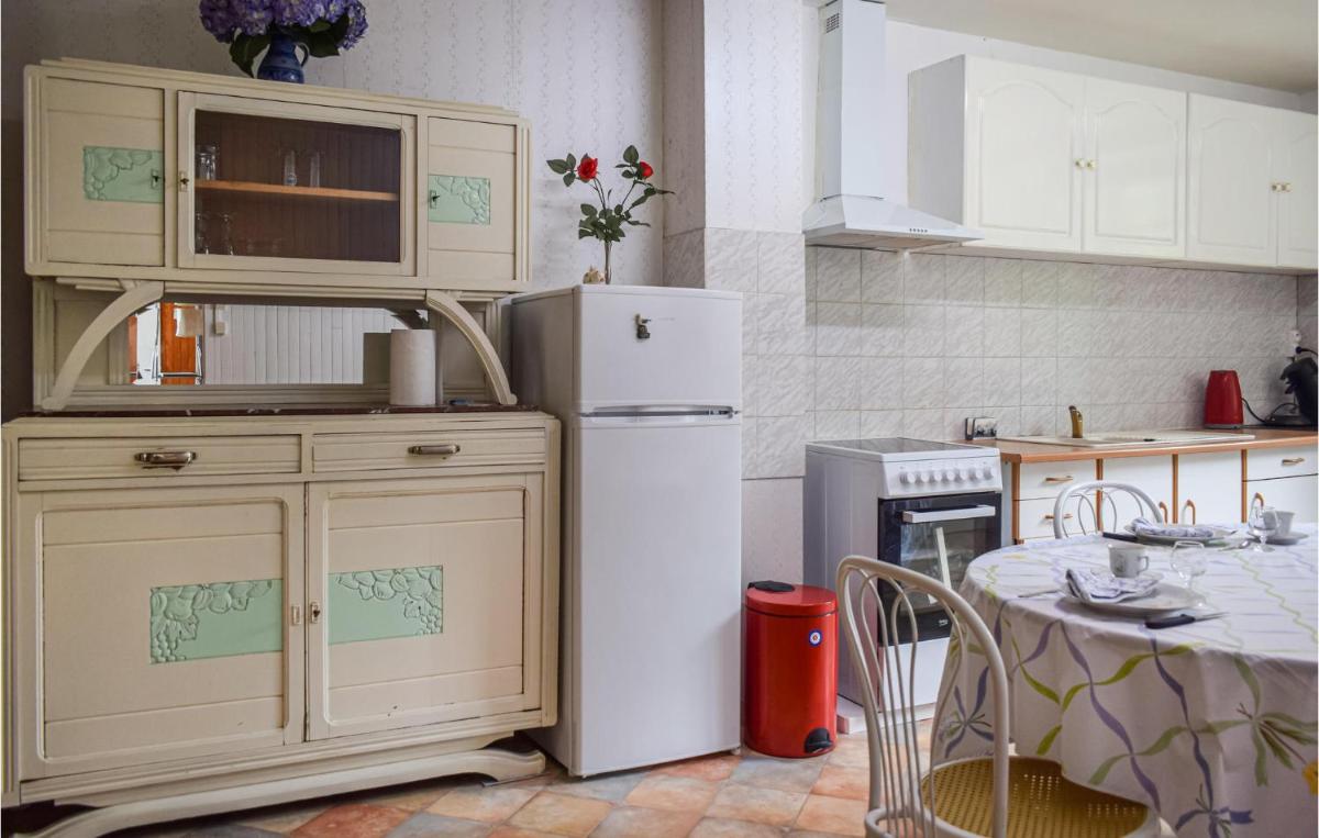 3 Bedroom Stunning Home In Langoat - Housity