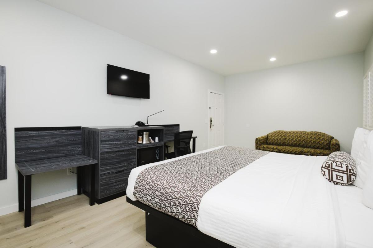Sapphire Inn & Suites - Housity