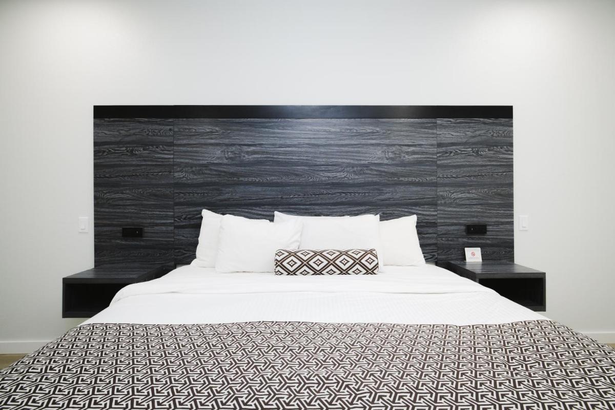Sapphire Inn & Suites - Housity
