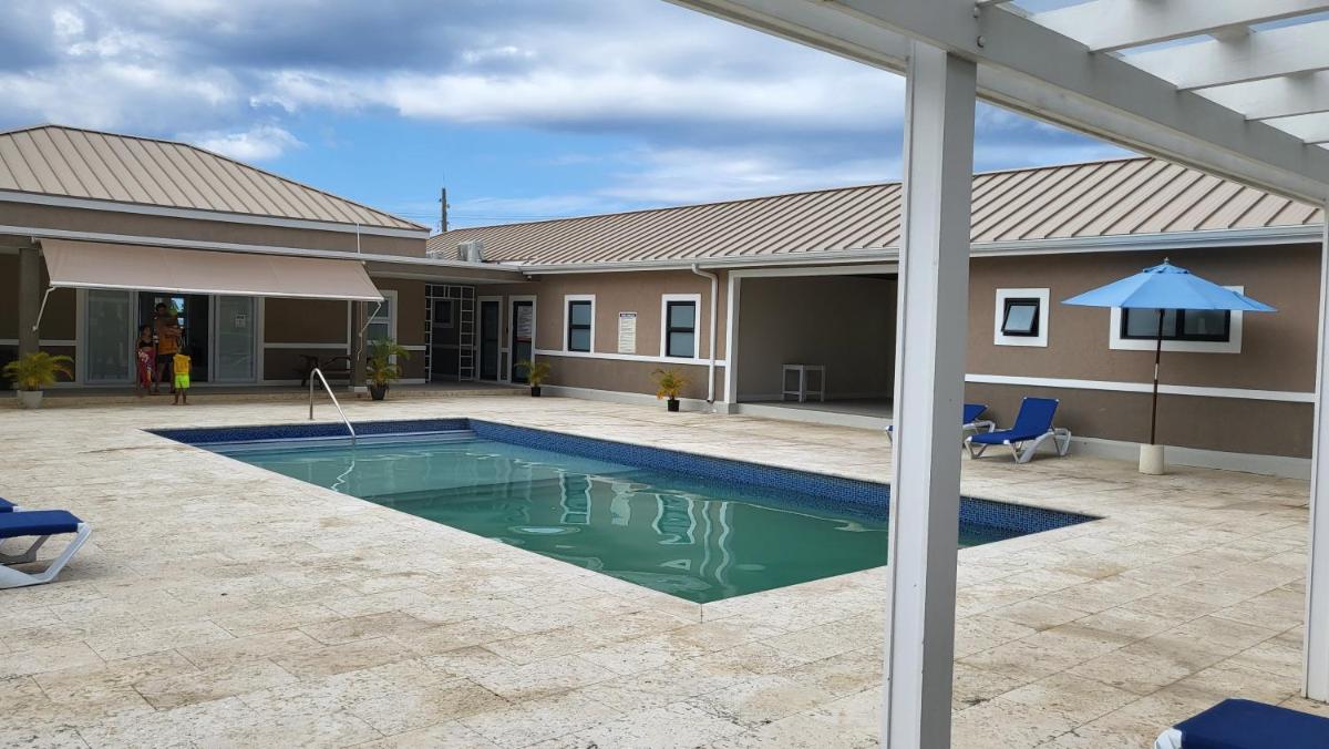 Summer Breeze Villa - Housity