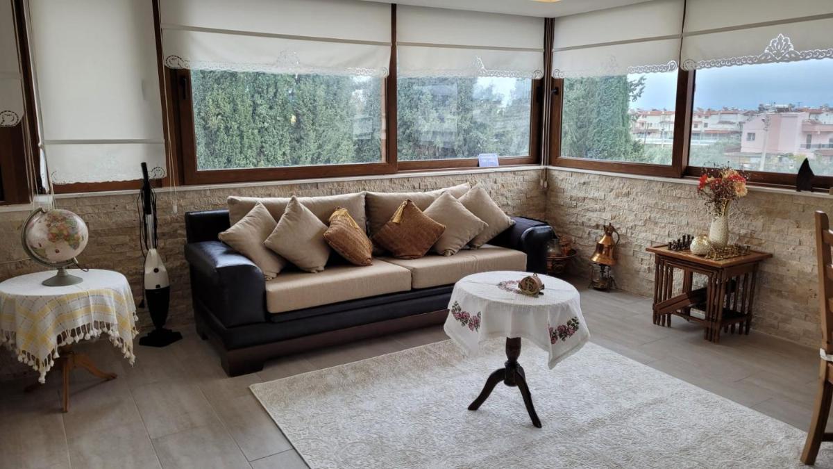 Flat with Garden and Balcony in Seferihisar - Housity