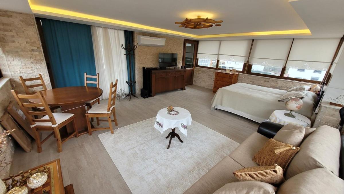 Flat with Garden and Balcony in Seferihisar - Housity