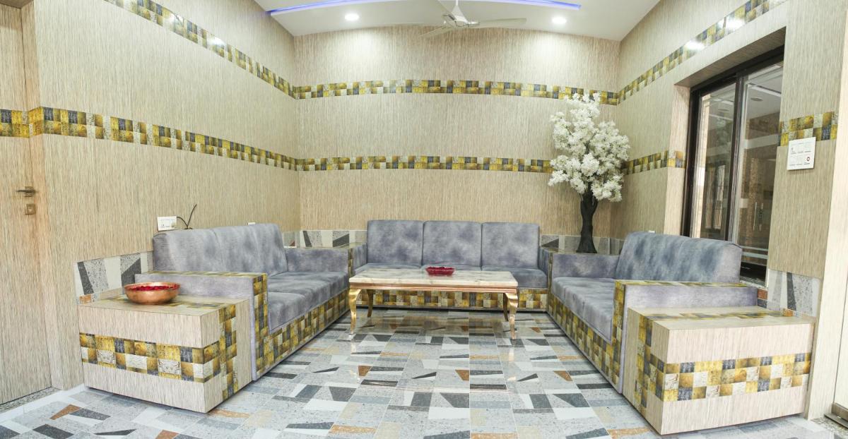 Suitetrails - City Palace Hotel and Resort