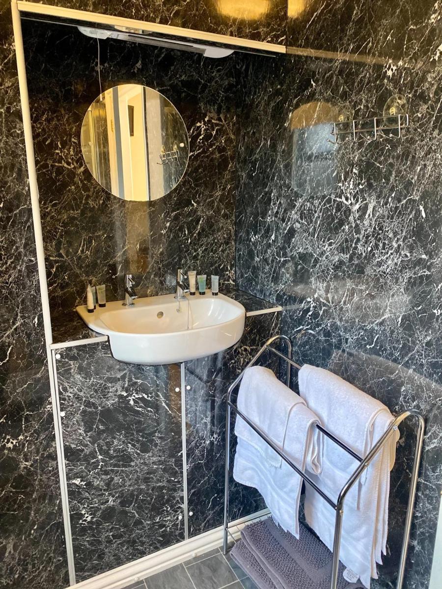 Newcastle Arms Hotel - Housity