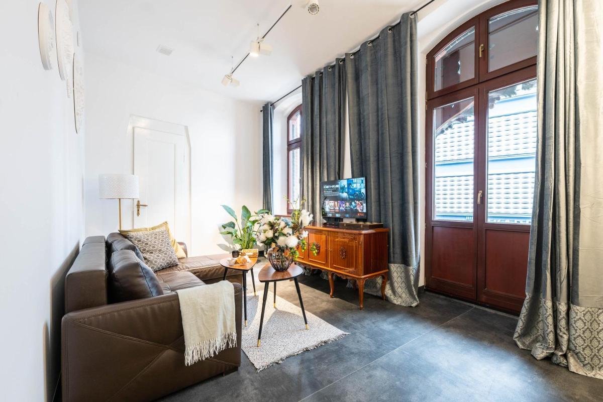 LivingRoom 2 z wanną z hydromasażem - Housity