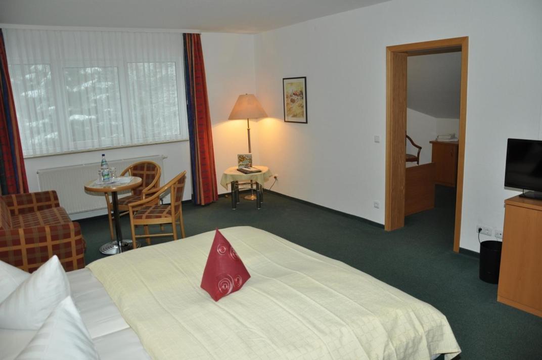 Hotel Am Wald -GARNI- - Housity