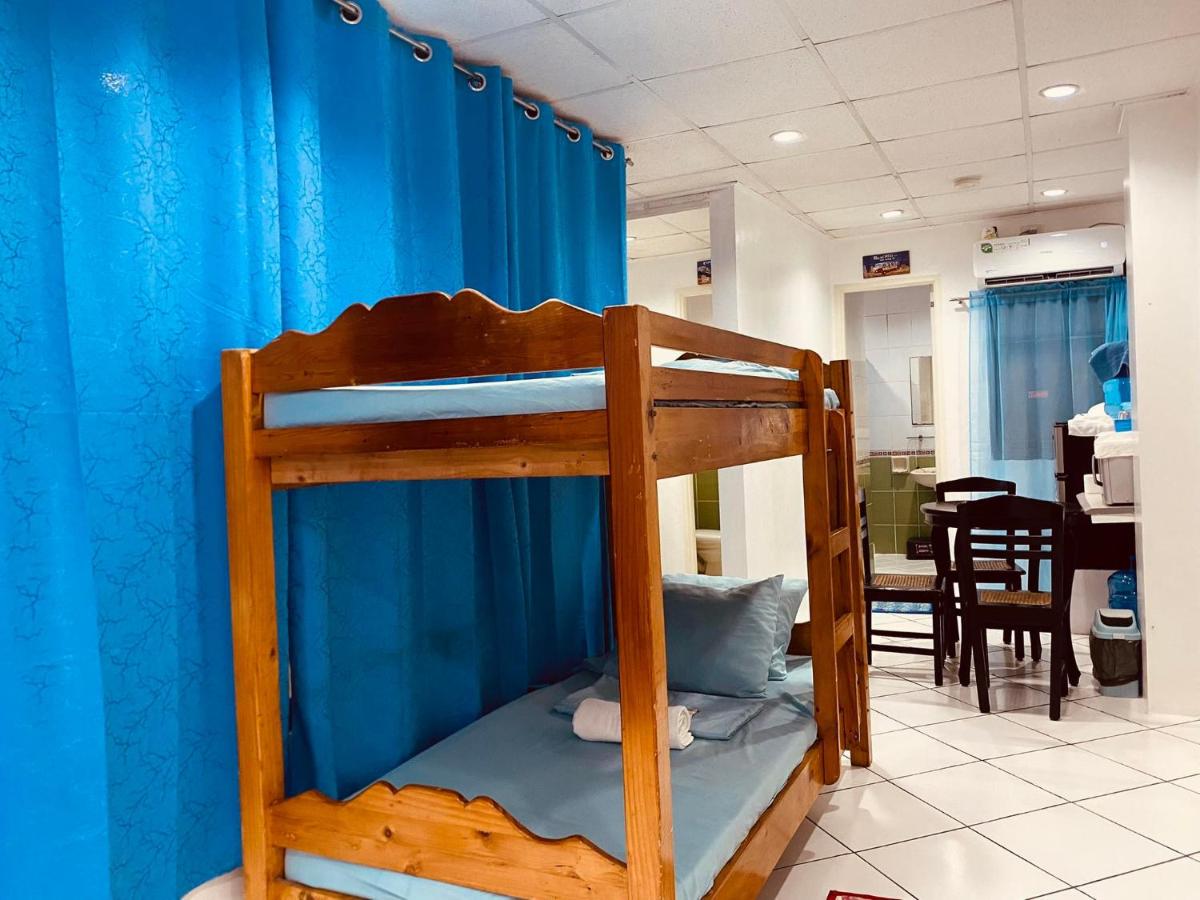 ROMY'S PLACE - ENTIRE 2ND FLOOR APARTMENT - Housity