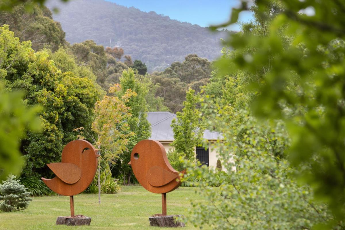 Wotama, Macedon B and B, Honour Ave, Mount Macedon - Housity