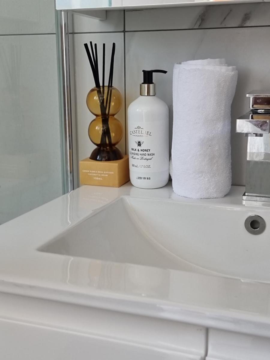 Suitetrails - The Lux Guest House