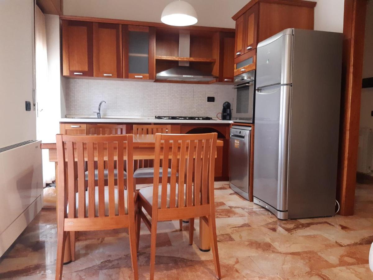 Deluxe Central Apartment - Housity