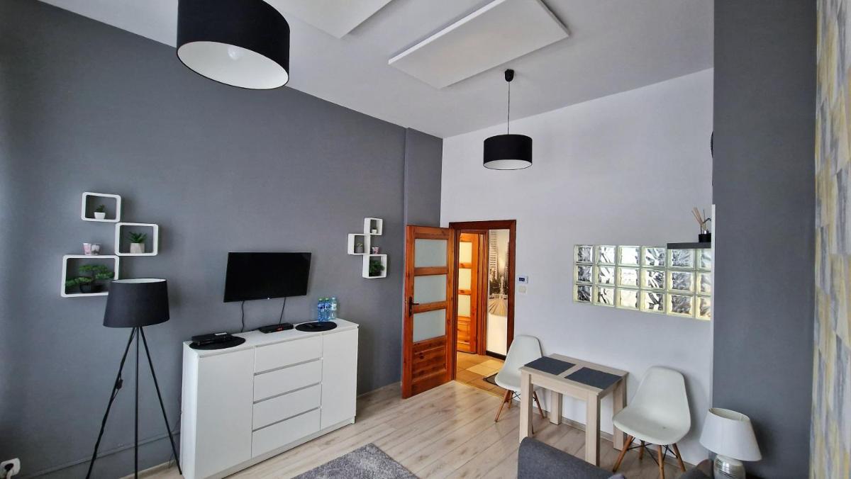 Pokoje przy Arkadii - Housity