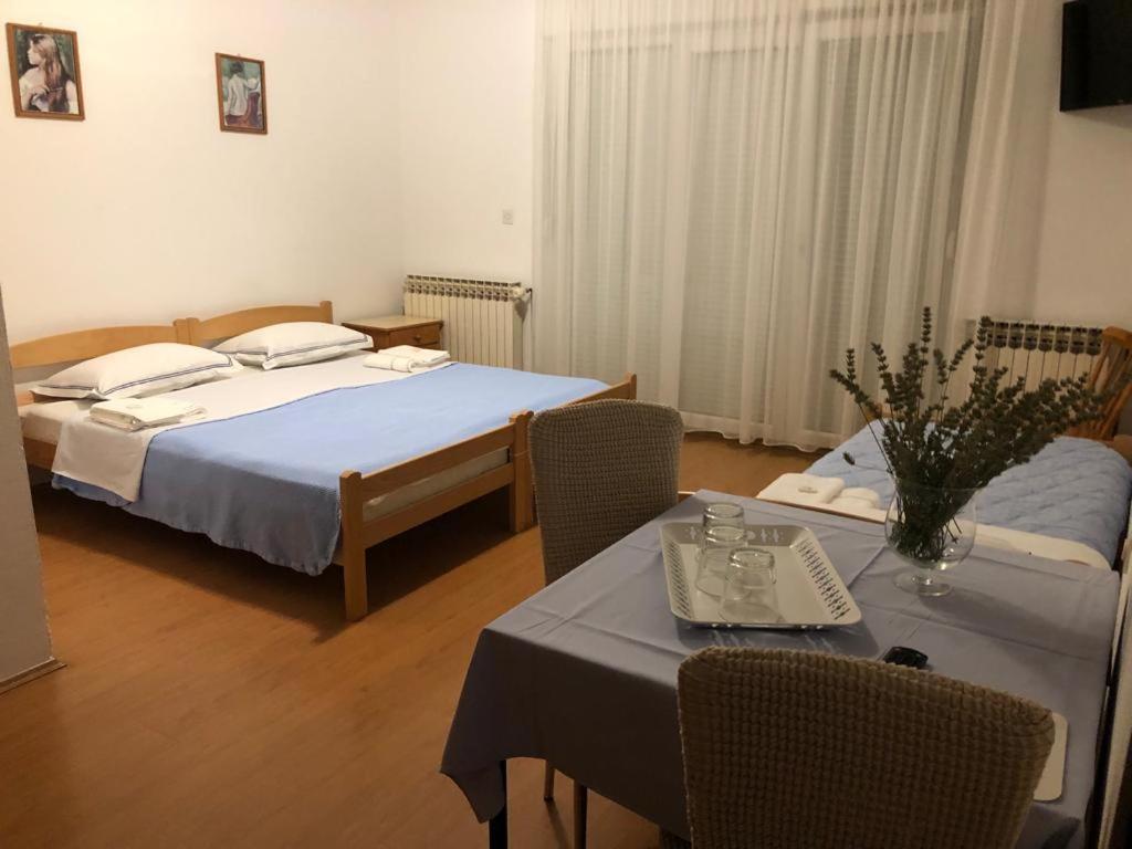 Sobe Pipić - Housity