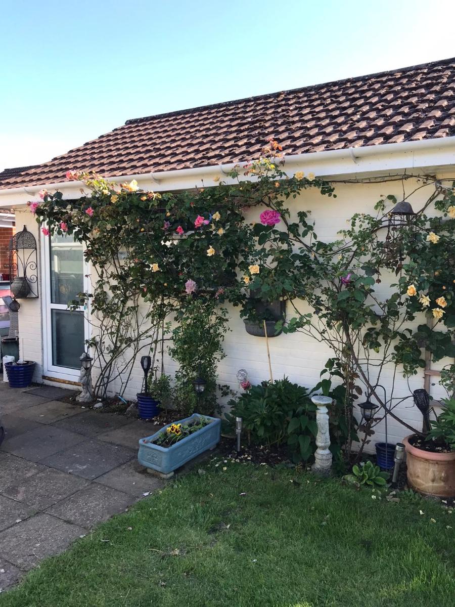 Suitetrails - Annexe in lymington with private use of hot tub