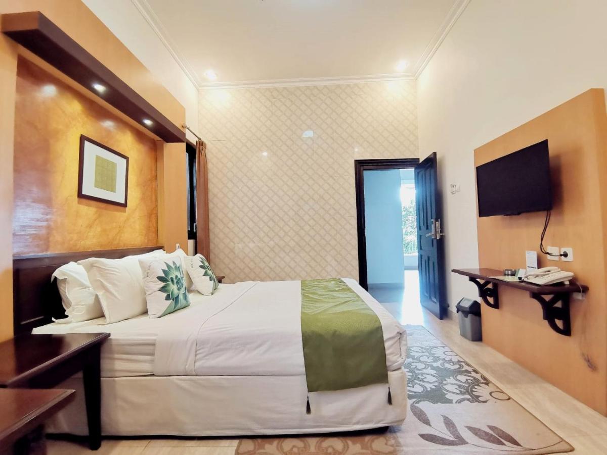 Avila Ketapan Rame Hotel - Housity