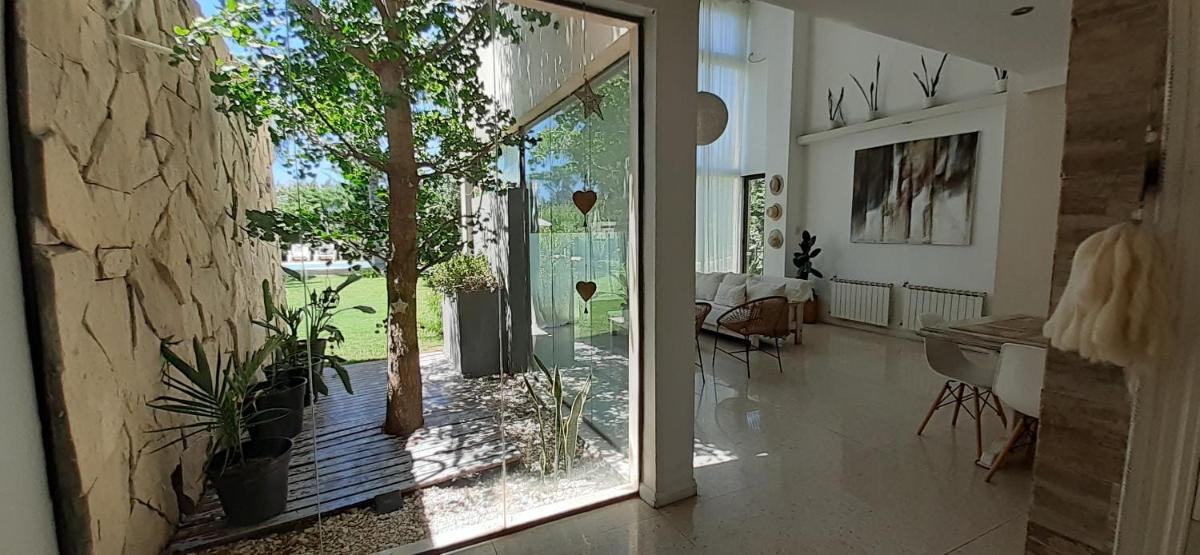 Family House Los Cuatro Robles - Housity