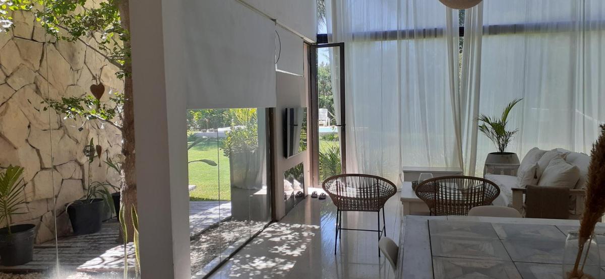 Family House Los Cuatro Robles - Housity