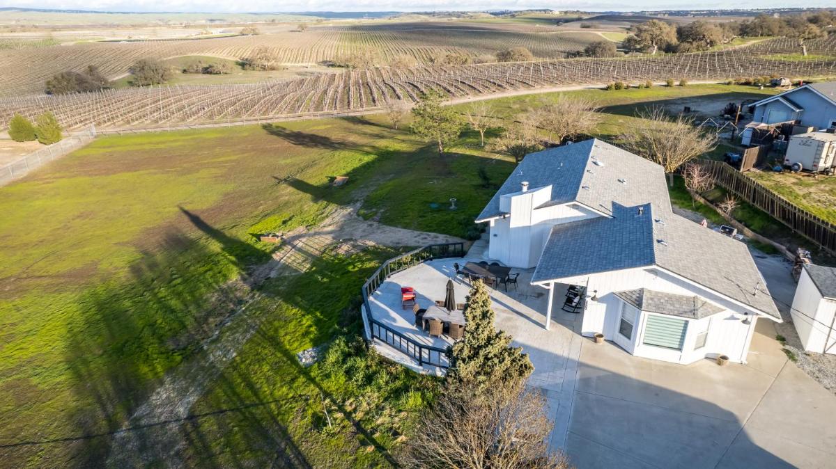 Vino View Farmhouse - Housity