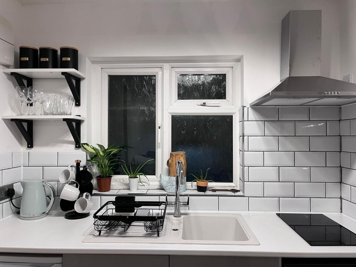 Canterbury romantic modern home - Housity