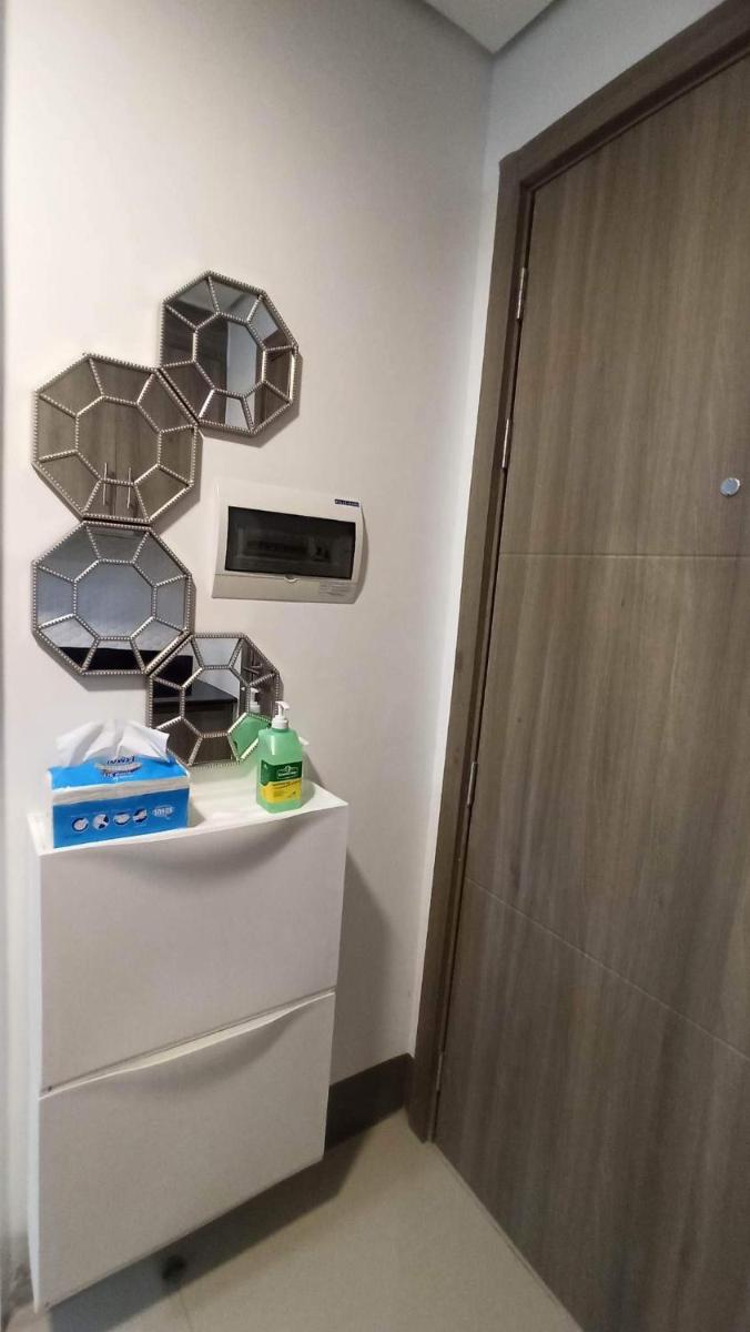 Cozy 1Br with Netflix & Balcony Pool View Condo - Housity
