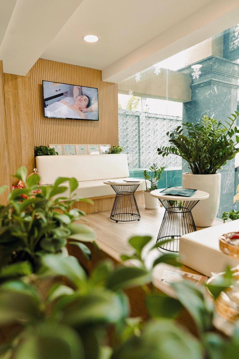 Emerald Central - Housity