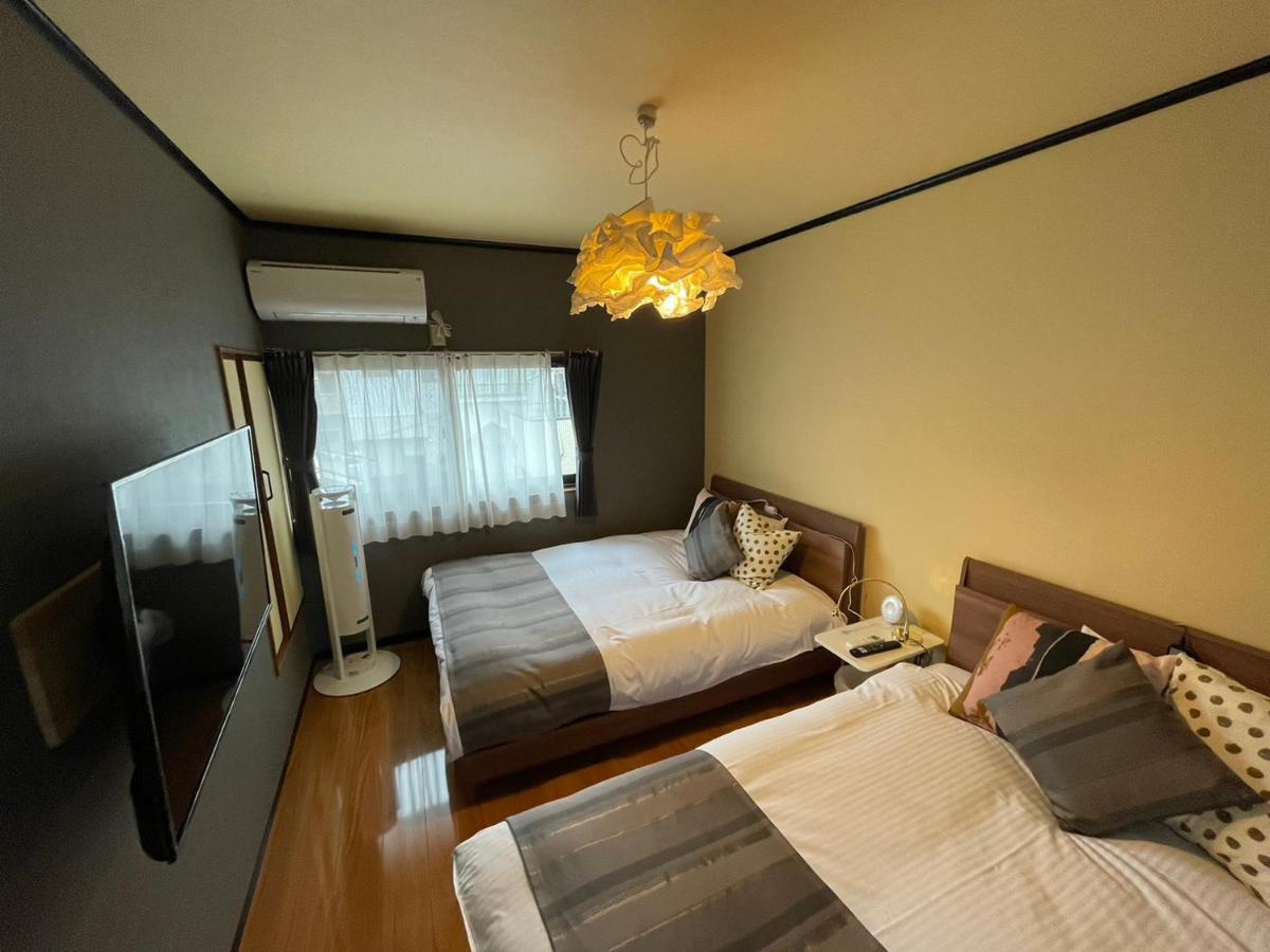 Hana Azusa - Housity