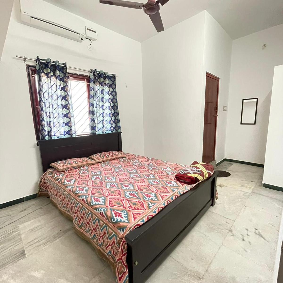 WHITE HOUSE - 3BHK Elegant Apartment - Hizvo