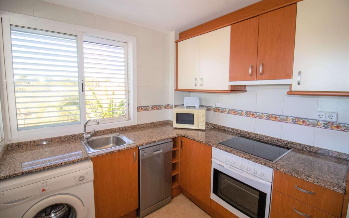 Canaret 1º A Apartamento en segunda línea de playa Albert Villas - Housity