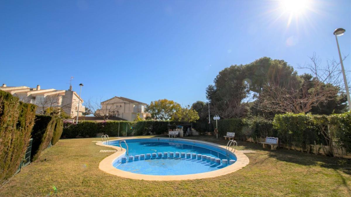 Canaret 1º A Apartamento en segunda línea de playa Albert Villas - Housity