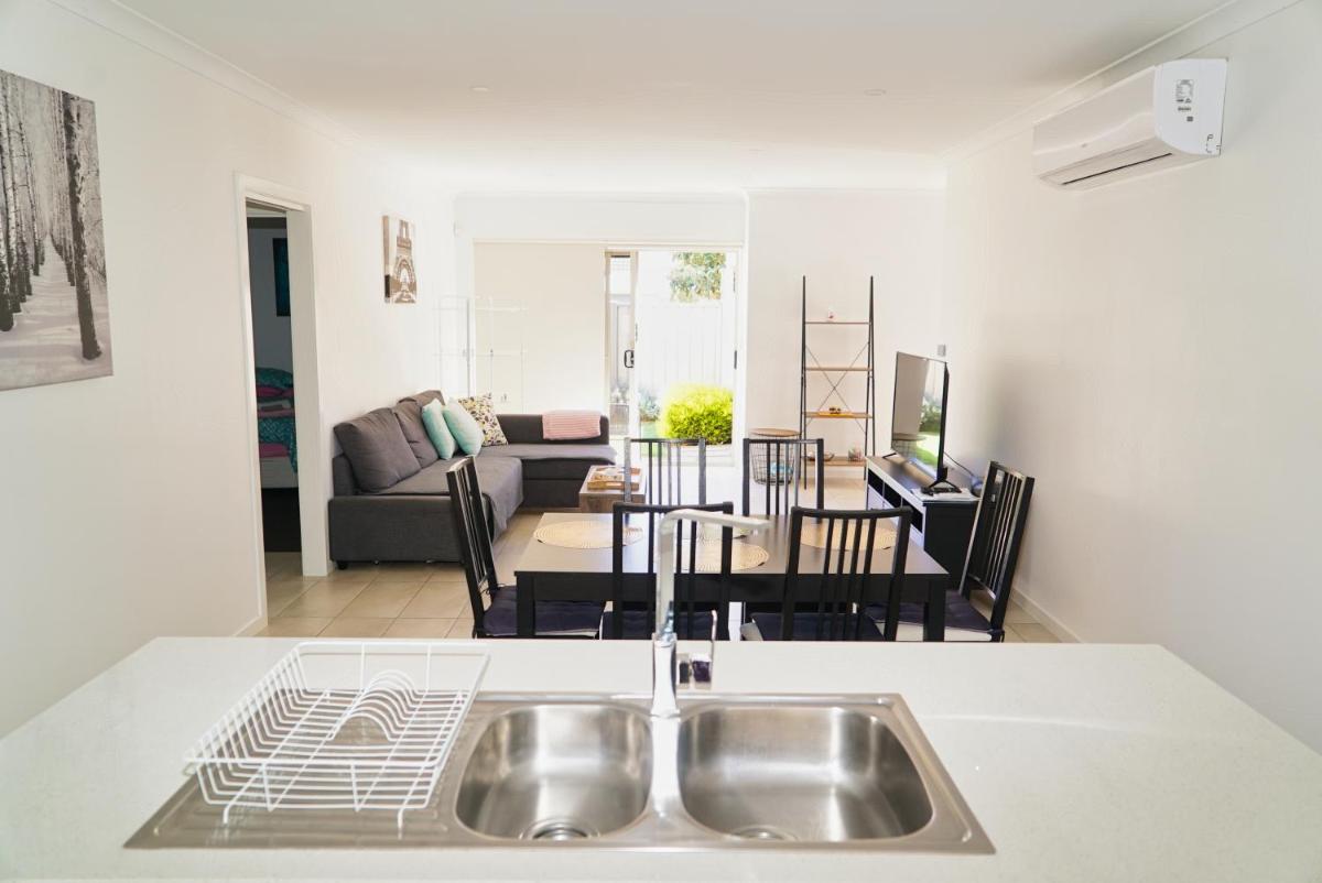 Modern style central location golden house - Housity