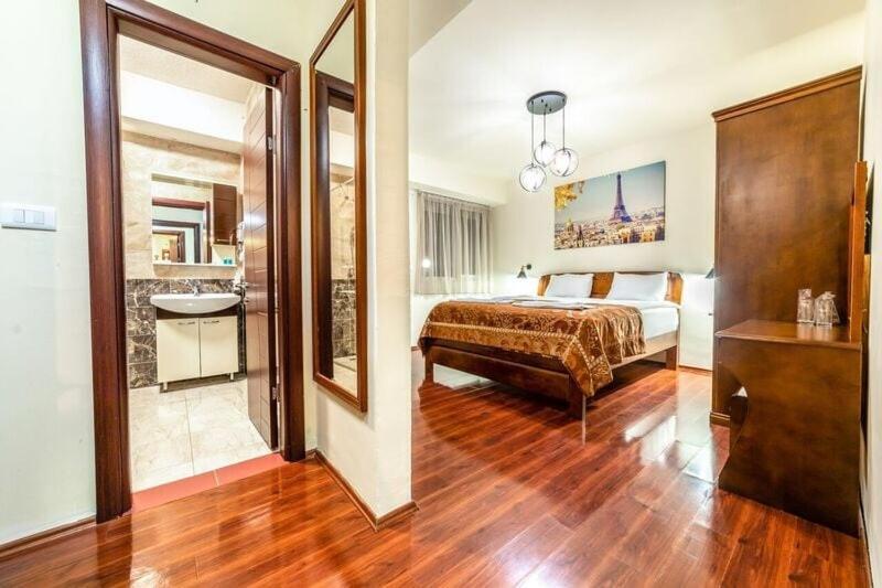 Hotel INTERNATIONAL Ohrid - Housity